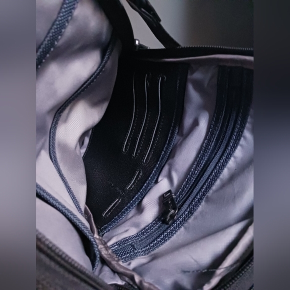 TUMI ALPHA small Pocket Crossbody Bag - Picture 13 of 13